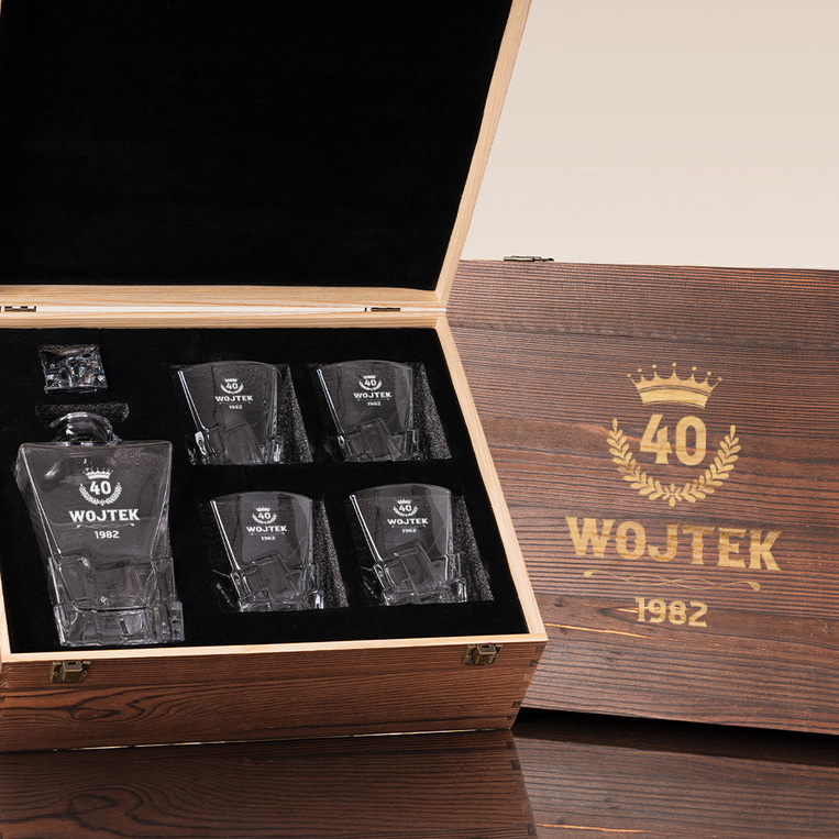 Zestaw do whisky na 40 URODZINY z grawerem – karafka, 4 szklanki i SKRZYNKA