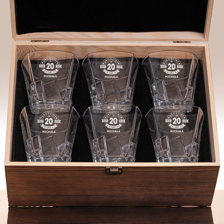 Szklanki z grawerem na 20 URODZINY – prezent w skrzynce