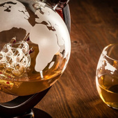 Zestaw karafka Globus i 2 szklanki – prezent dla podróżnika