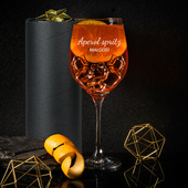 Kieliszek do aperola z grawerem dla niej i dla niego. 