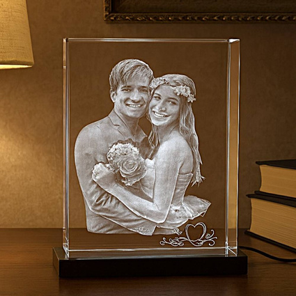 Ekskluzywna statuetka kryształowa 3D – para młoda w świetle LED, luksusowy prezent ślubny i rocznicowy