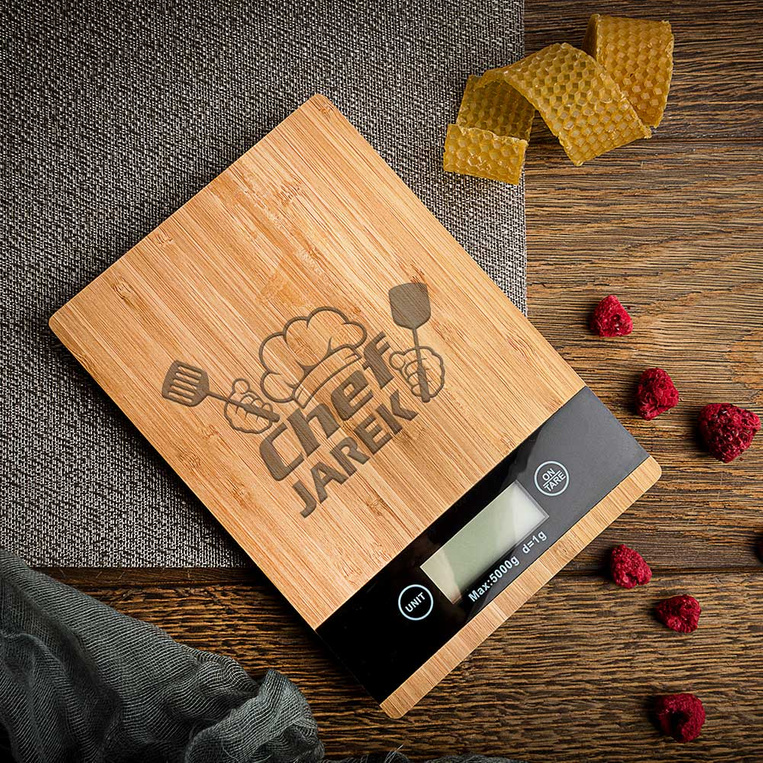 Waga kuchenna prostokątna z TWOIM grawerem CHEF + IMIĘ prezent DLA KOLEGI