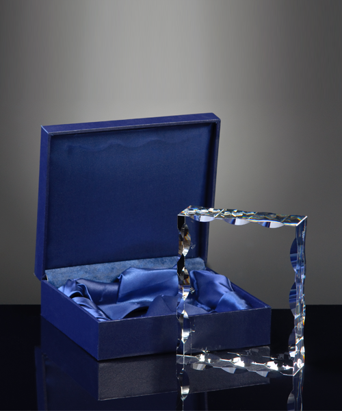 Fotoprezent grawerowany w szkle - zdjęcie 2D w statuetce, podstawka LED