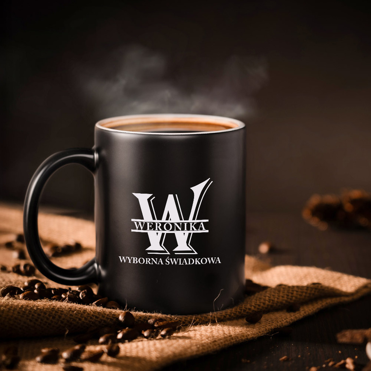 Czarny kubek z grawerem dla świadkowej „Wyborna Świadkowa”