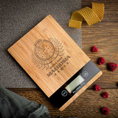 Bambusowa waga kuchenna z grawerem MISTRZ PIZZY + IMIĘ