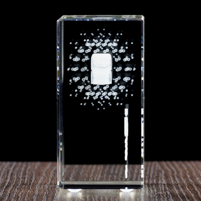 Statuetka 3D na 18 Urodziny - personalizacja grawerem