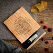 Waga kuchenna prostokątna z grawerem PREZENT DLA PODRÓŻNIKA