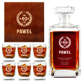 Karafka i 6 szklanek w drewnianej skrzyni z grawerem Z OKAZJI 40 URODZIN