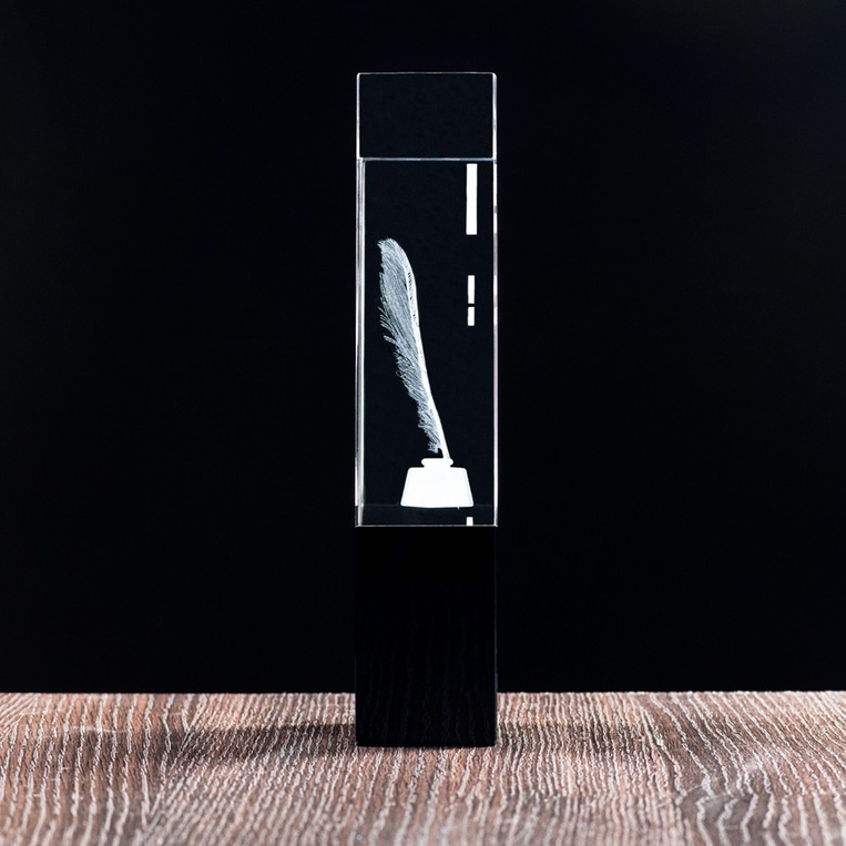 Statuetka 3D z grawerowanym kałamarzem i piórem - nagroda literacka