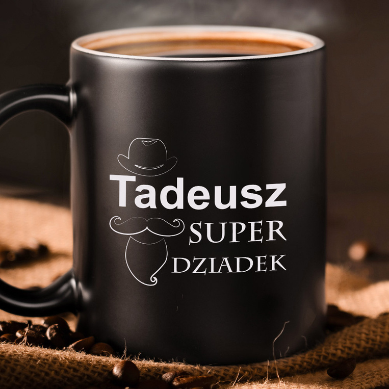 Czarny kubek z grawerem „Super Dziadek” – prezent dla dziadka