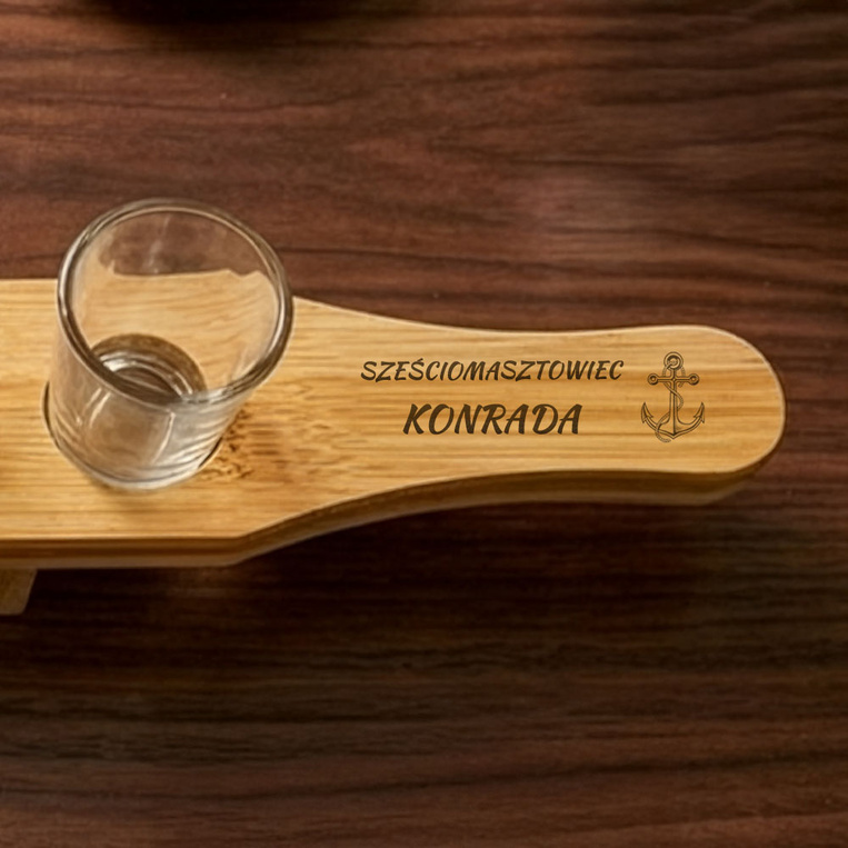 Deska z 6 kieliszkami do shotów z grawerem SZEŚCIOMASZTOWIEC + IMIĘ