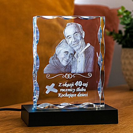 Kryształowa statuetka 2D z grawerem zdjęcia pary – zestaw z podstawką LED i etui
