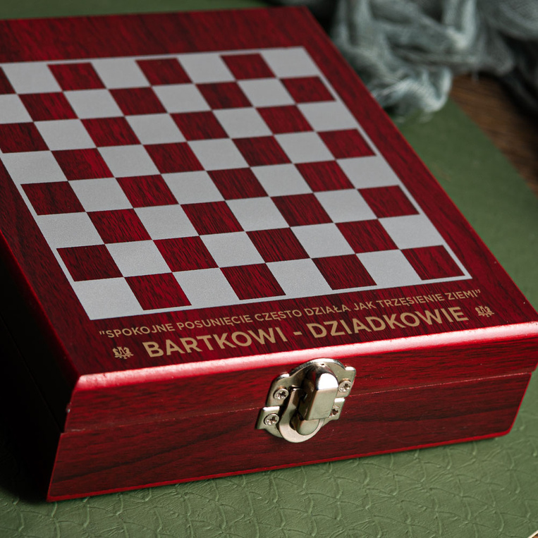 Personalizowany zestaw do wina z szachami DLA WNUKA