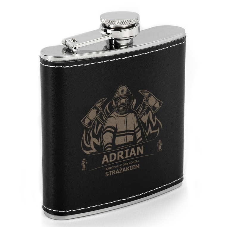 Grawerowana piersiówka w skórze DLA STRAŻAKA