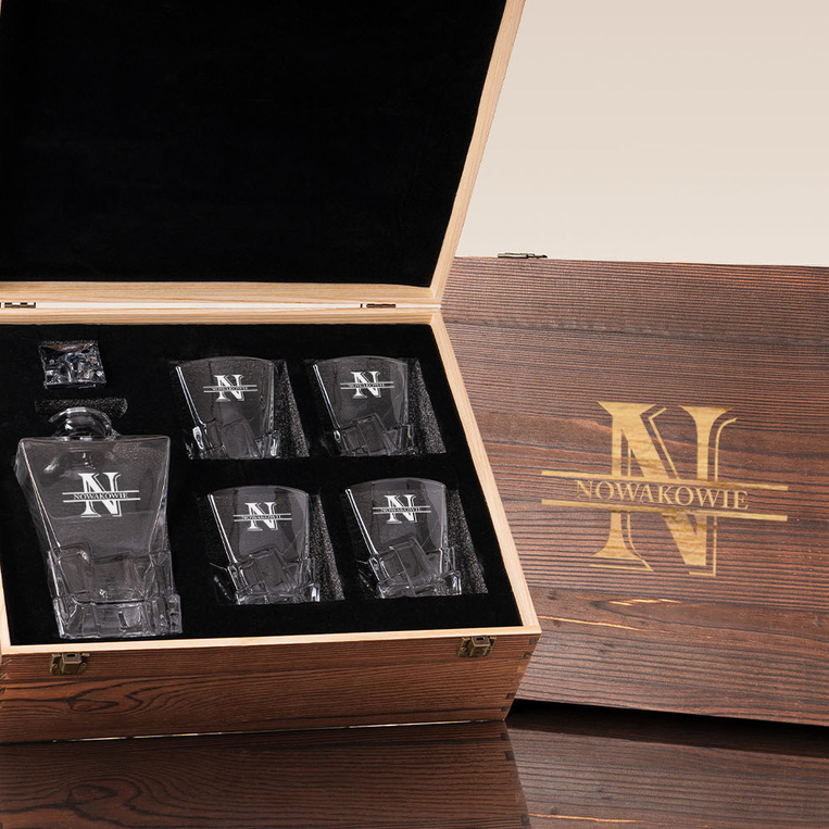 Zestaw do whisky KARAFKA I 4 SZKLANKI dla pary w drewnianej skrzynce