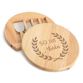 Deska z nożami do serwowania serów z grawerem na prezent z okazji 50 URODZIN