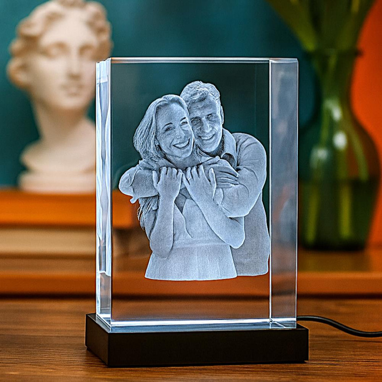 Fotokyształ 3D 120x180x80 mm z grawerem zdjęcia pary – ROCZNICA ŚLUBU