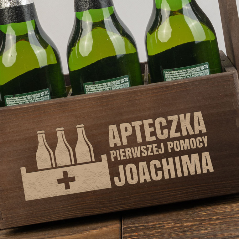 Nosidło na piwo z grawerem APTECZKA PIERWSZEJ POMOCY + IMIĘ