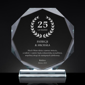 Szklana statuetka z grawerem na 25 ROCZNICĘ ŚLUBU – prezent na srebrną rocznicę