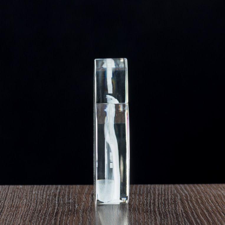 Pamiątka I Komunii Św. - zdjęcie 3D wygrawerowane w krysztale. TWOJA DEDYKACJA