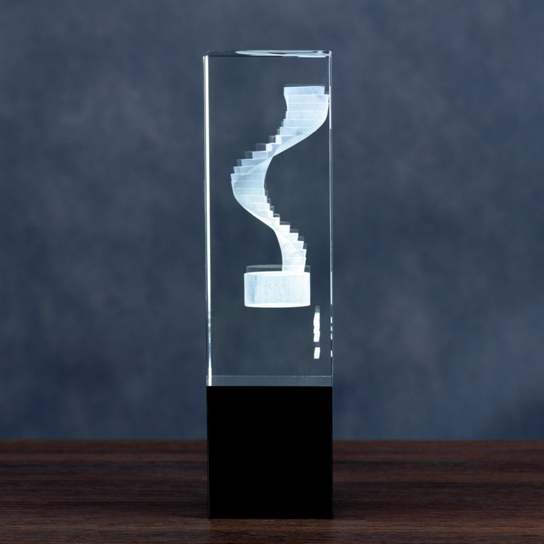 Nagroda za OSIĄGNIĘCIA BIZNESOWE - schody 3D w szklanej statuetce