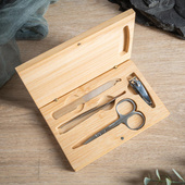 Zestaw do manicure w bambusowym etui GRAWER TWOJEGO PROJEKTU