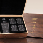 Zestaw do whisky DLA KONESERA SZKOCKIEJ z grawerem KARAFKA 4 SZKLANKI