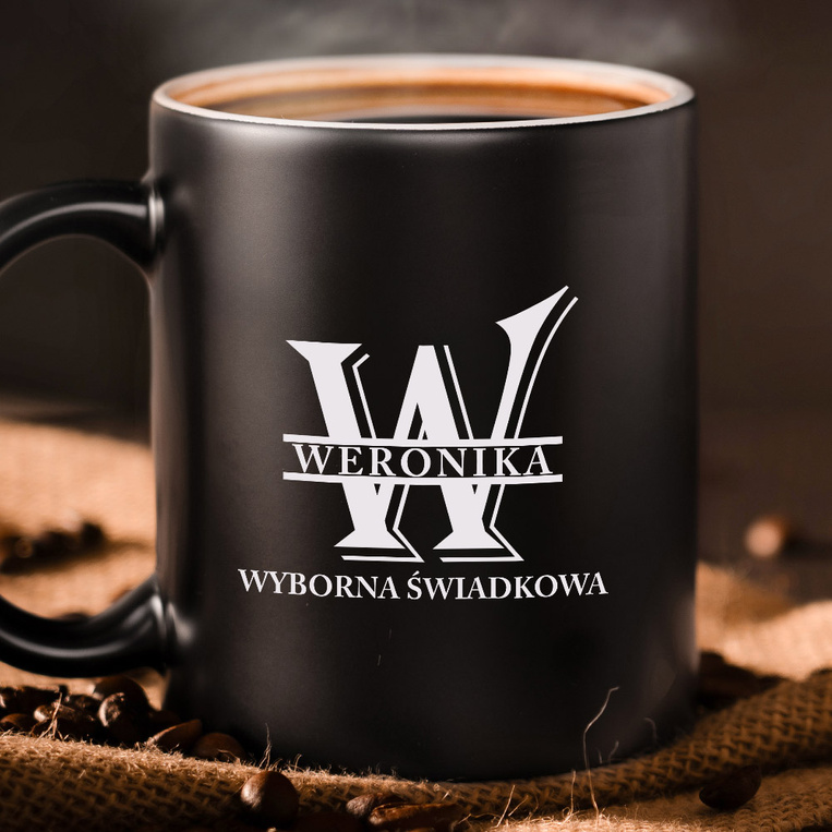 Czarny kubek z grawerem dla świadkowej „Wyborna Świadkowa”