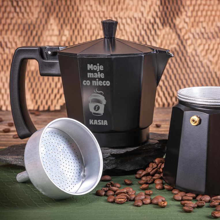 Kawiarka z grawerem MAŁE CO NIECO + IMIĘ prezent DLA KAWOSZA