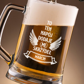 Kufel z grawerem TEN NAPÓJ DODAJE SKRZYDEŁ na prezent 