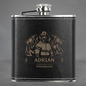 Grawerowana piersiówka w skórze DLA STRAŻAKA