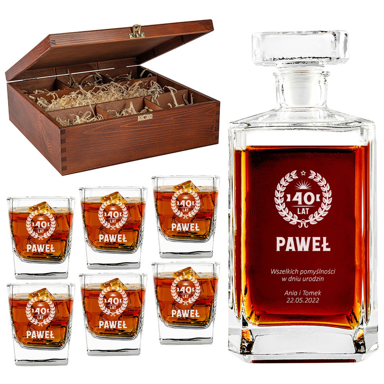 Karafka i 6 szklanek w drewnianej skrzyni z grawerem Z OKAZJI 40 URODZIN