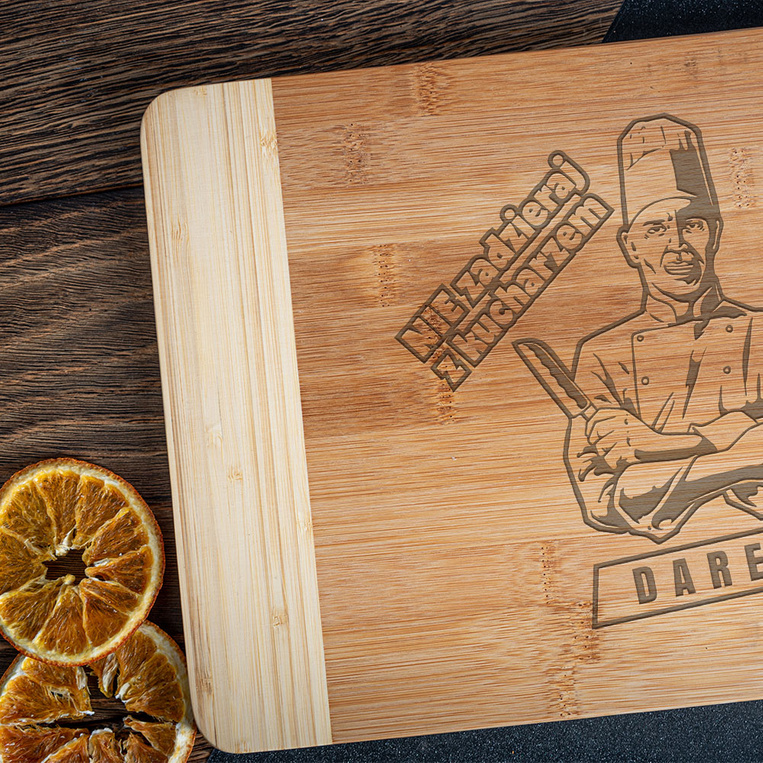 Duża deska do krojenia GRAWER - NIE ZADZIERAJ Z KUCHARZEM + IMIĘ na prezent DLA KOLEGI Z PRACY