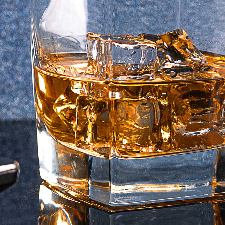 PREZENT DLA LEŚNIKA – Zestaw z karafką i szklankami do nalewek, whisky