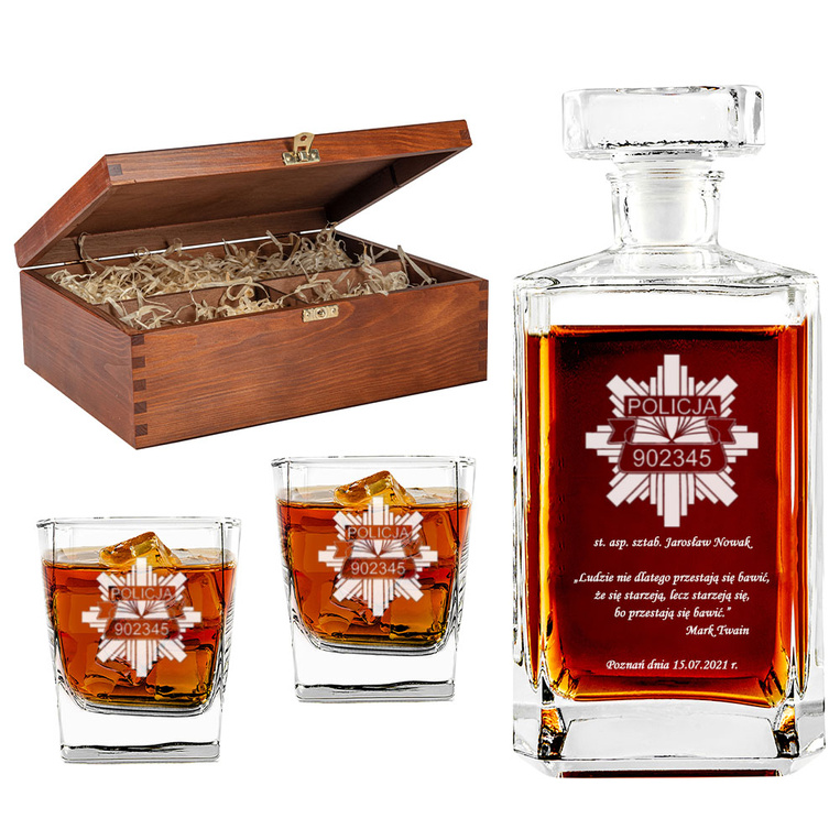 Zestaw karafka i 2 szklanki drewniane etui DLA POLICJANTA AWANS EMERYTURA