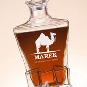 PREZENT Z HUMOREM Karafka Lodowa z grawerem „Nie jest wielbłądem”