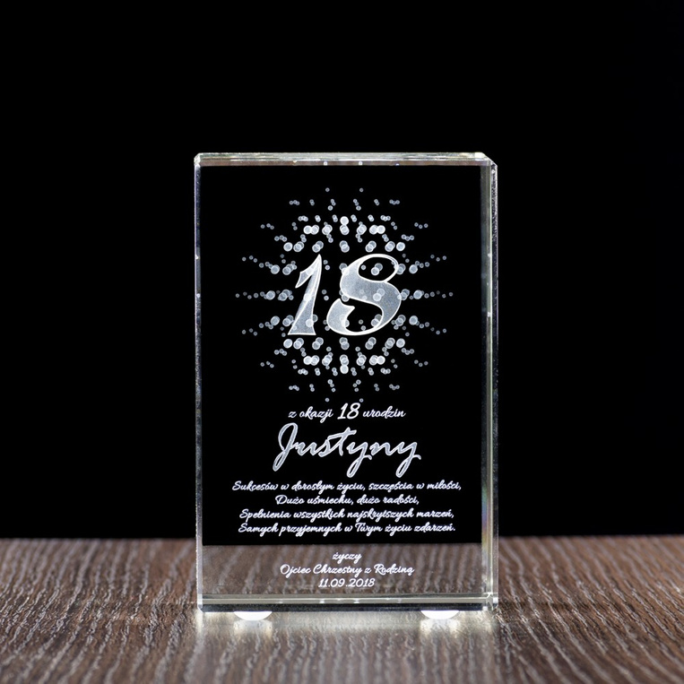 Statuetka 3D na 18 Urodziny - personalizacja grawerem