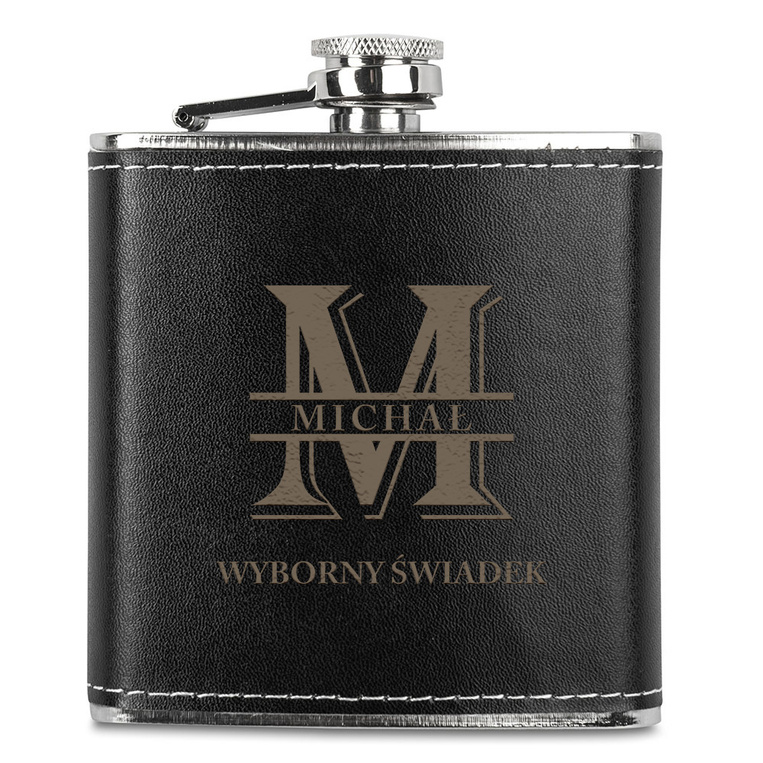 Piersiówka z grawerem dla świadka – WYBORNY ŚWIADEK, czarna skóra, prezent ślubny