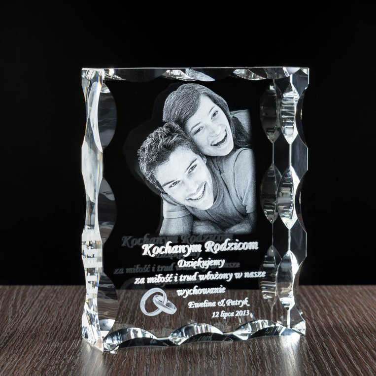 Statuetka 3D z Twoim zdjęciem – fotokryształ LED na rocznicę ślubu