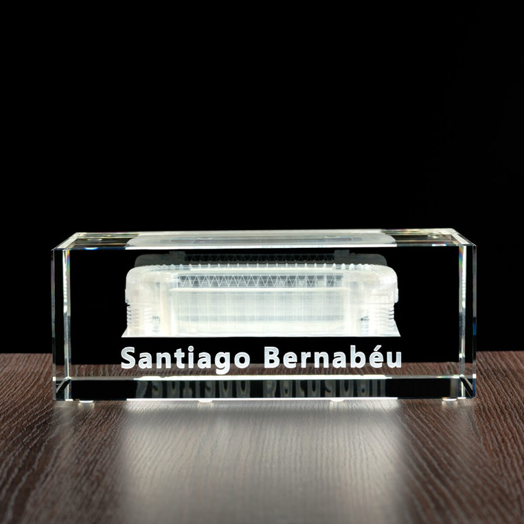 Stadion Santiago Bernabéu - Real Madryt wygrawerowany w MEGA statuetce