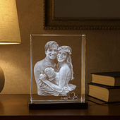 Ekskluzywna statuetka kryształowa 3D – para młoda w świetle LED, luksusowy prezent ślubny i rocznicowy