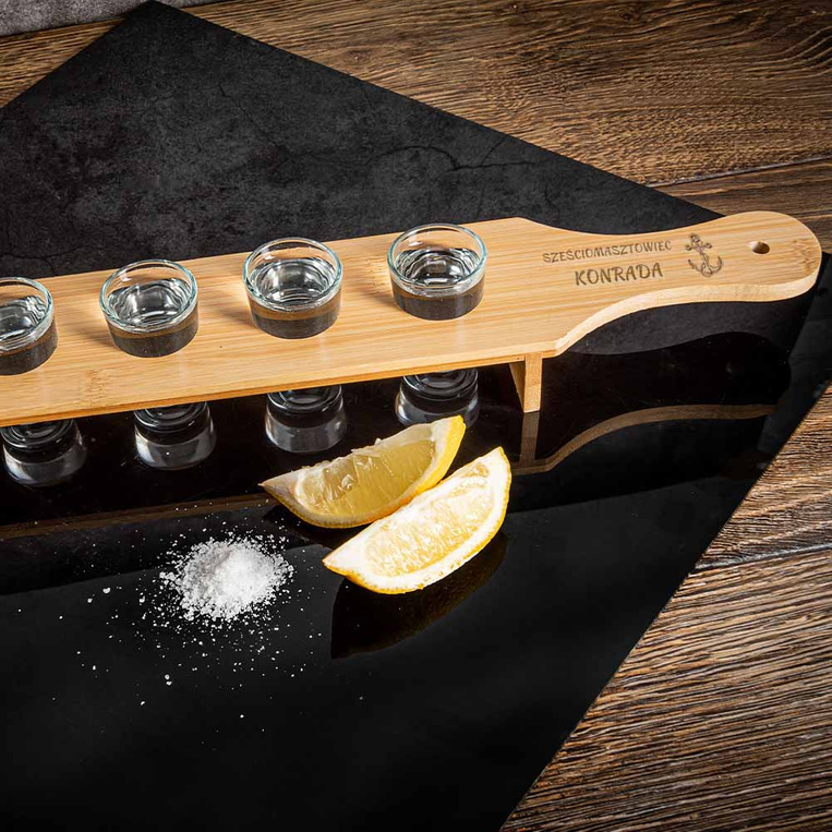 Deska z 6 kieliszkami do shotów z grawerem SZEŚCIOMASZTOWIEC + IMIĘ