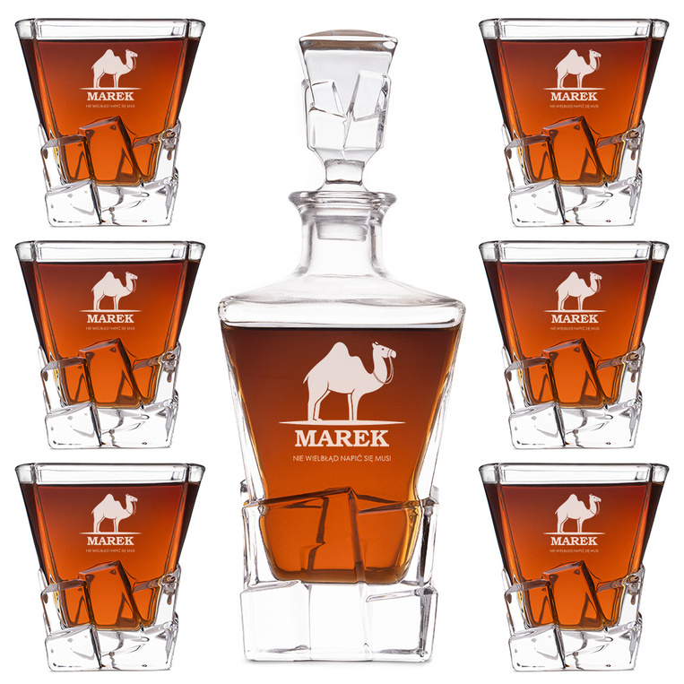 Karafka i 6 szklanek – prezent z humorem "NIE WIELBŁĄD NAPIĆ SIĘ MUSI"