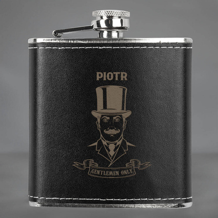 Piersiówka w skórze z grawerem GENTLEMEN ONLY + IMIE