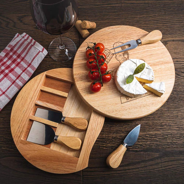GRAWEROWANA deska do serów z nożami - NIE ZADZIERAJ Z KUCHARZEM na prezent