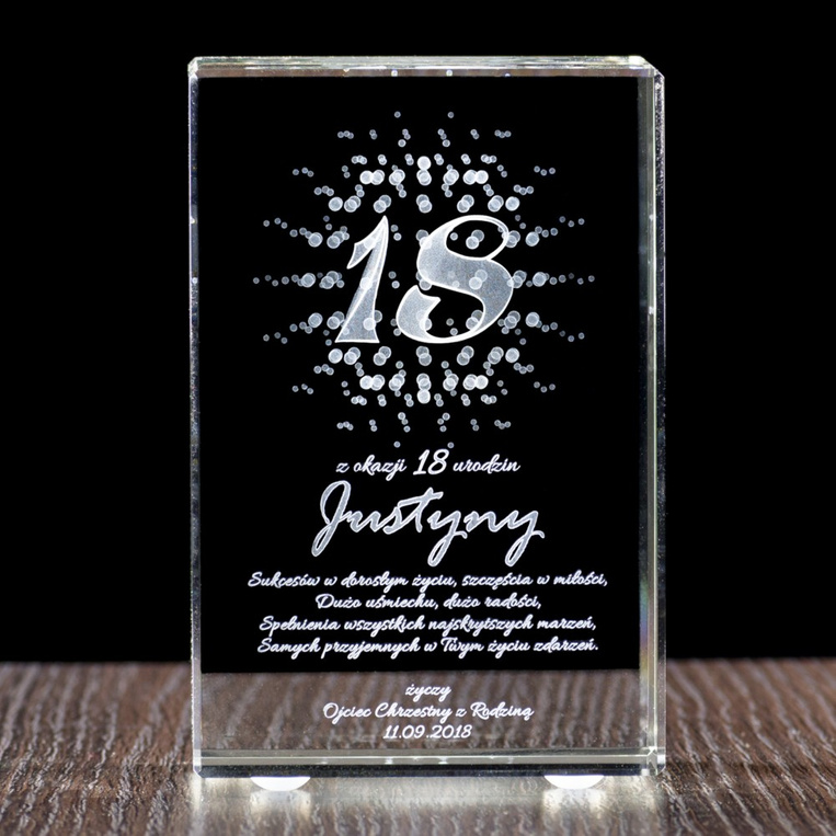 Statuetka 3D na 18 Urodziny - personalizacja grawerem