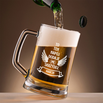 Kufel z grawerem TEN NAPÓJ DODAJE SKRZYDEŁ na prezent