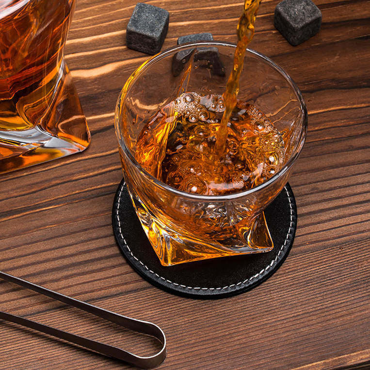 Zestaw do whisky na 50-tkę – wiek zobowiązuje, pić trzeba