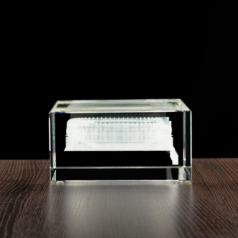 Stadion Santiago Bernabéu - Real Madryt wygrawerowany w MEGA statuetce