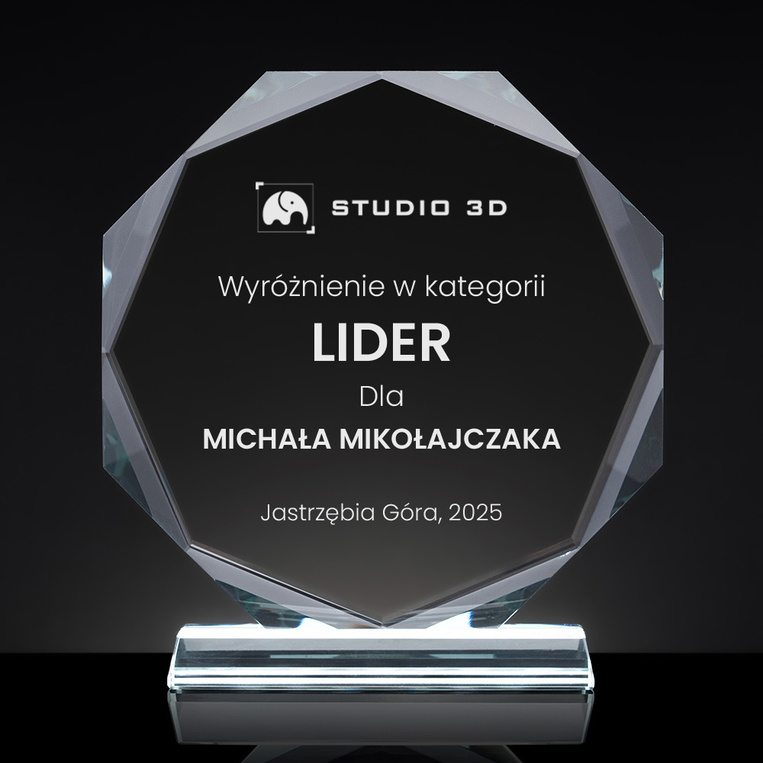 Szklana statuetka z grawerem – wyróżnienie dla LIDERA podsumowanie roku